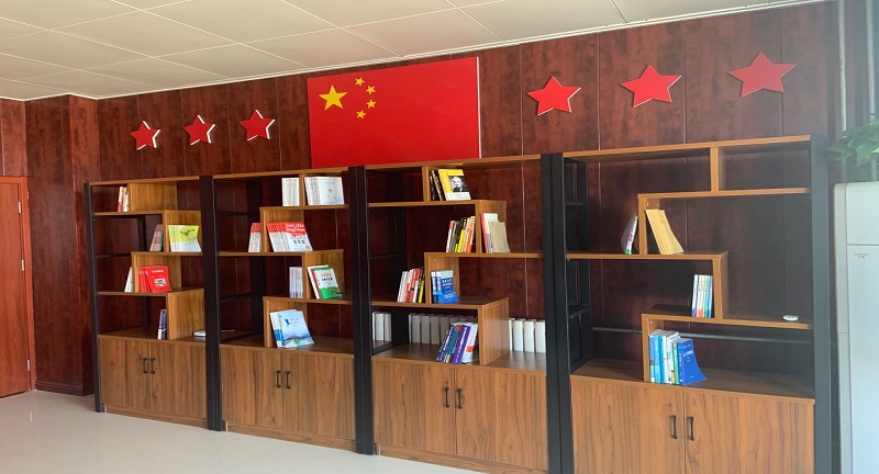 【能環(huán)熱力】“贈(zèng)人玫瑰、手留余香”能環(huán)熱力開展員工自愿捐贈(zèng)圖書活動(dòng) (2).jpg